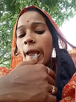 Arini_Arora Image 2