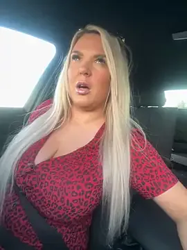 Bustyblondebabe32's Thumb Image