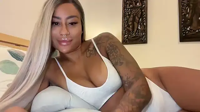 CoCo-Queen Image 5