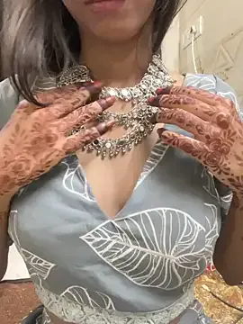 Desire_Zoya's Thumb Image