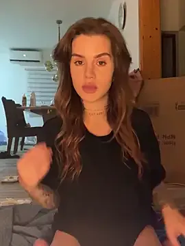 EmiliaCatalina Image 17