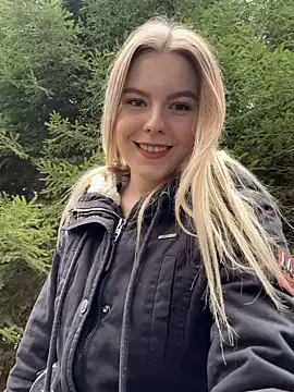 LaraBlond Image 4