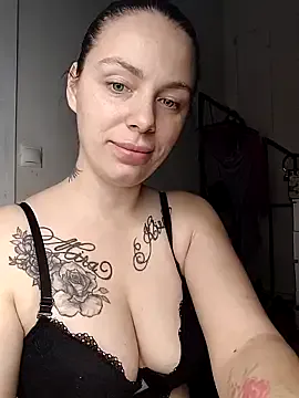 Lola_Hale Image 10
