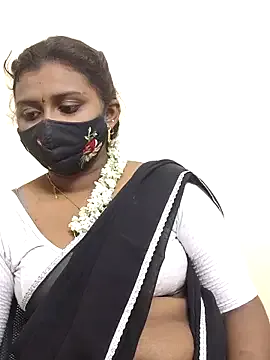 Pavani-Sexy Image 15