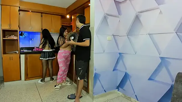 royalgirls_x Image 6