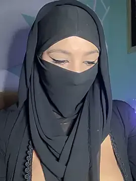 Zeynep-Lahsen Image 13